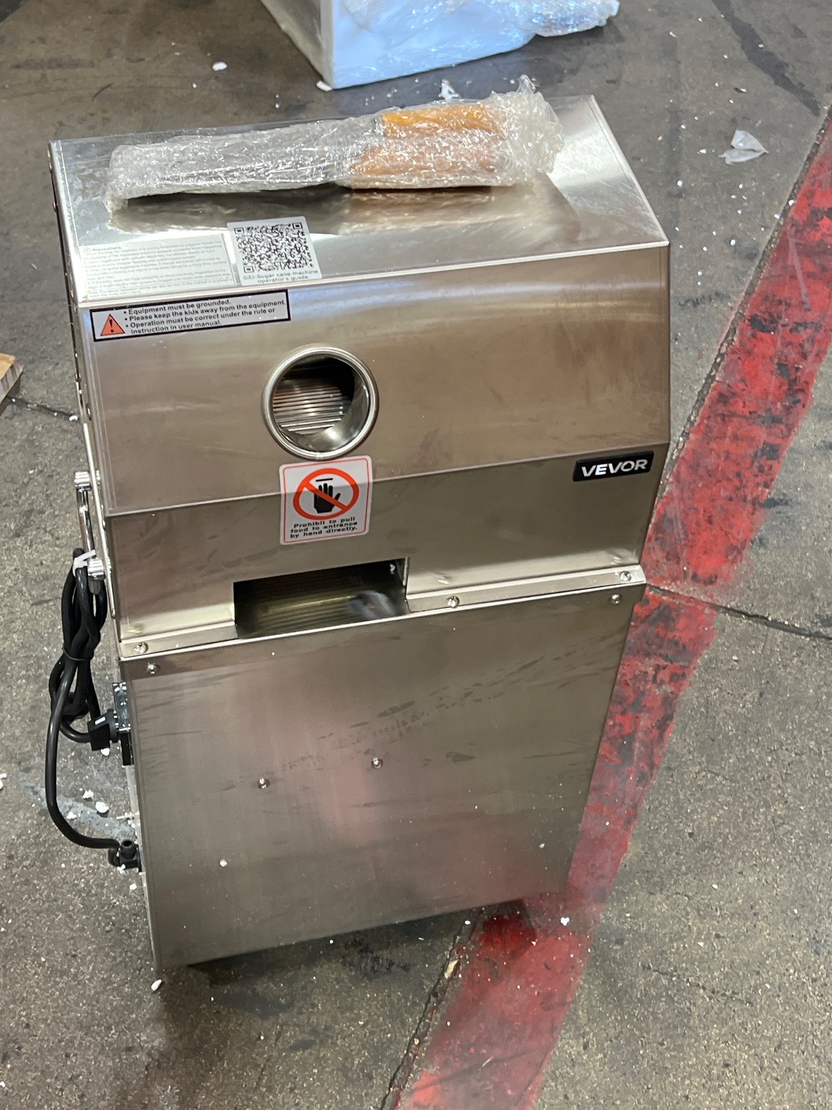 VEVOR Sugarcane Juicer Machine Model YF-L90 800W Electric Commercial Juice Extractor detail photo 8