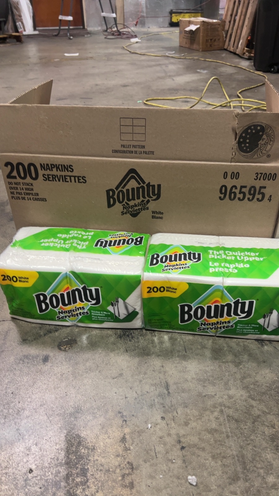 Bounty White Napkins 200 Count 96595 Bulk Pack Carton detail photo 2