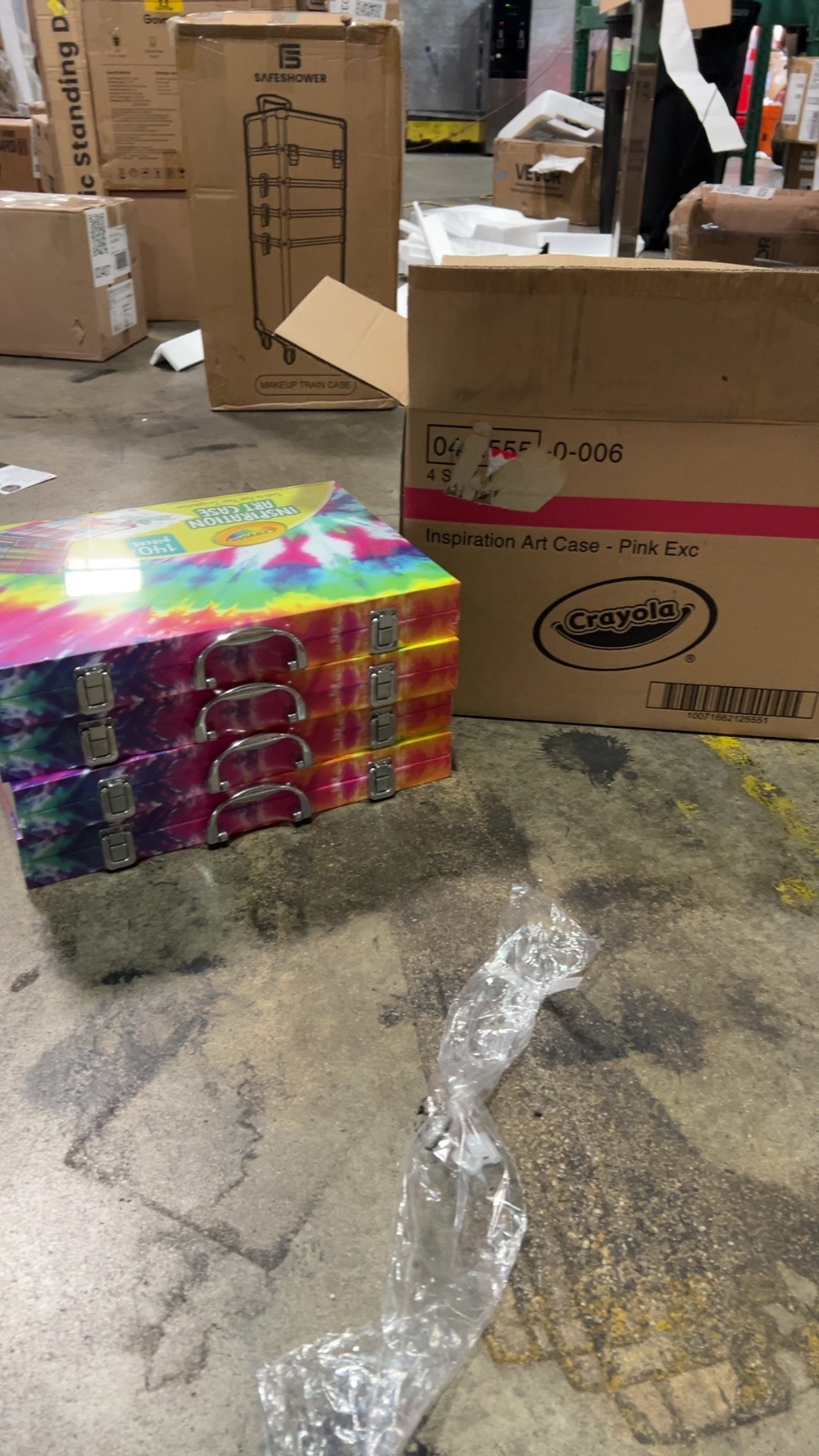 Crayola Inspiration Art Case Pink Exc 140 Pieces Art Supply Set detail photo 3