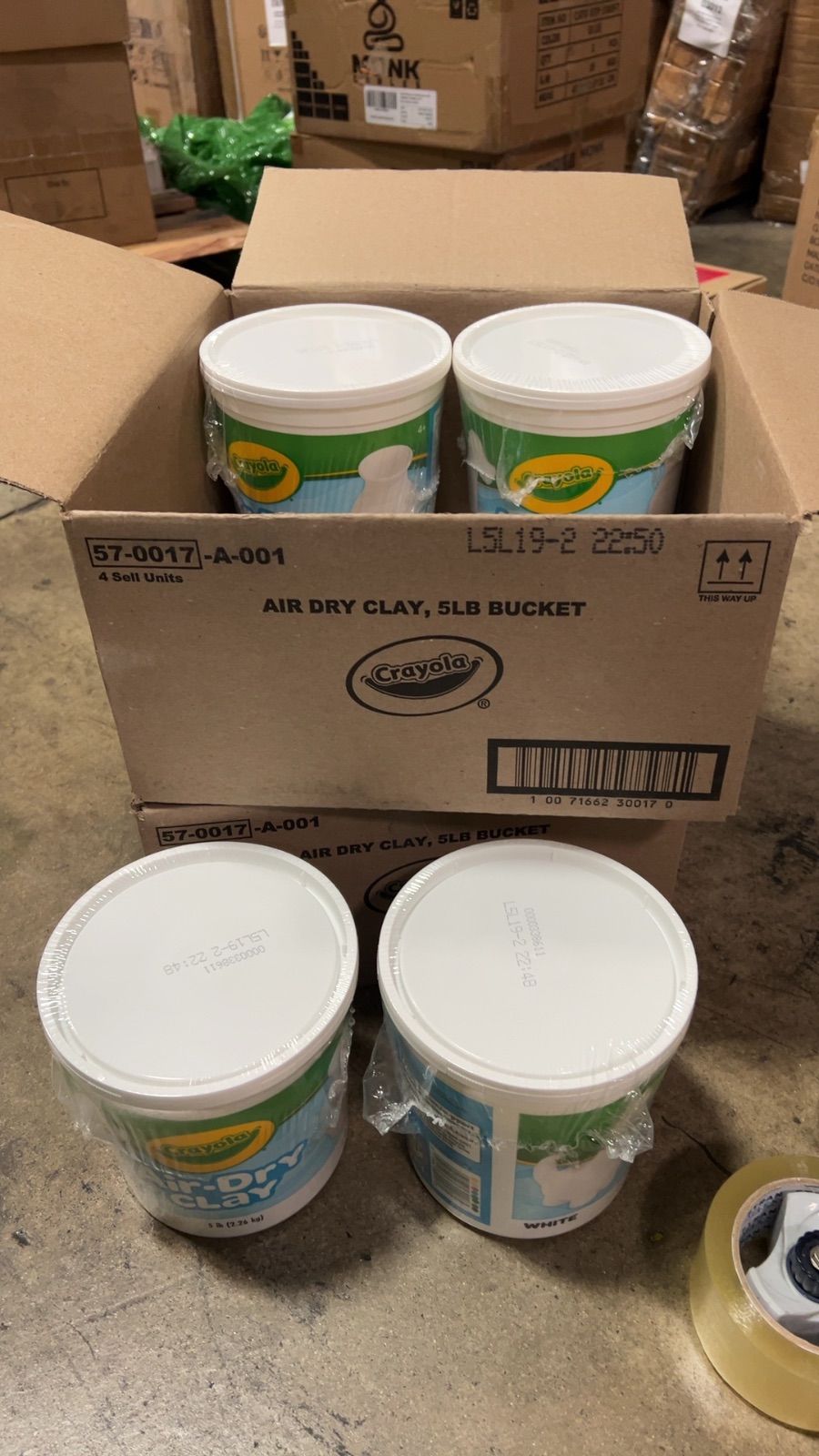 Crayola Air Dry Clay White 5 lb Bucket 4 Count Case detail photo 2