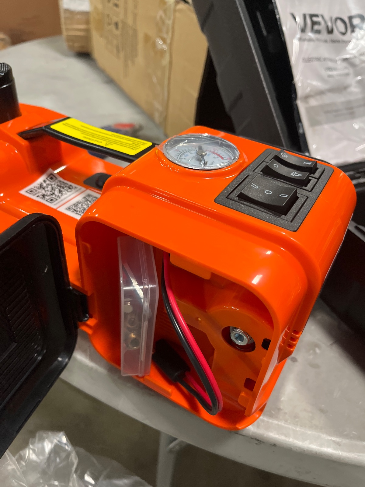 VEVOR Electric Hydraulic Car Jack Kit 5 Ton 12V with Impact Wrench detail photo 9