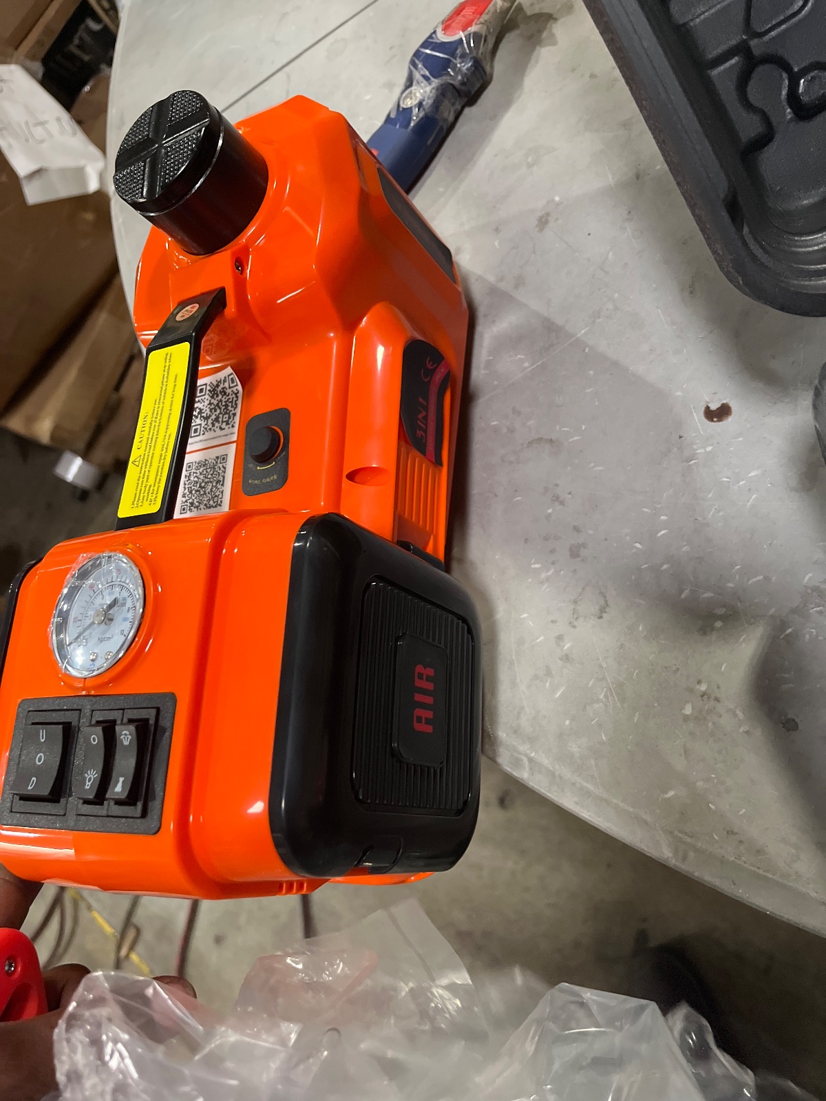 VEVOR Electric Hydraulic Car Jack Kit 5 Ton 12V with Impact Wrench detail photo 10