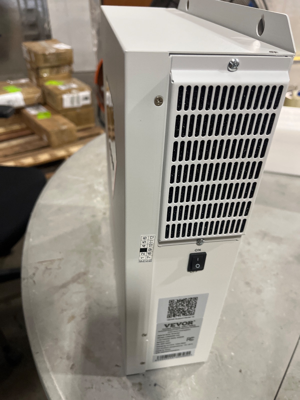 VEVOR 3000W Hybrid Solar Inverter Charger 24V DC to 120V AC detail photo 4