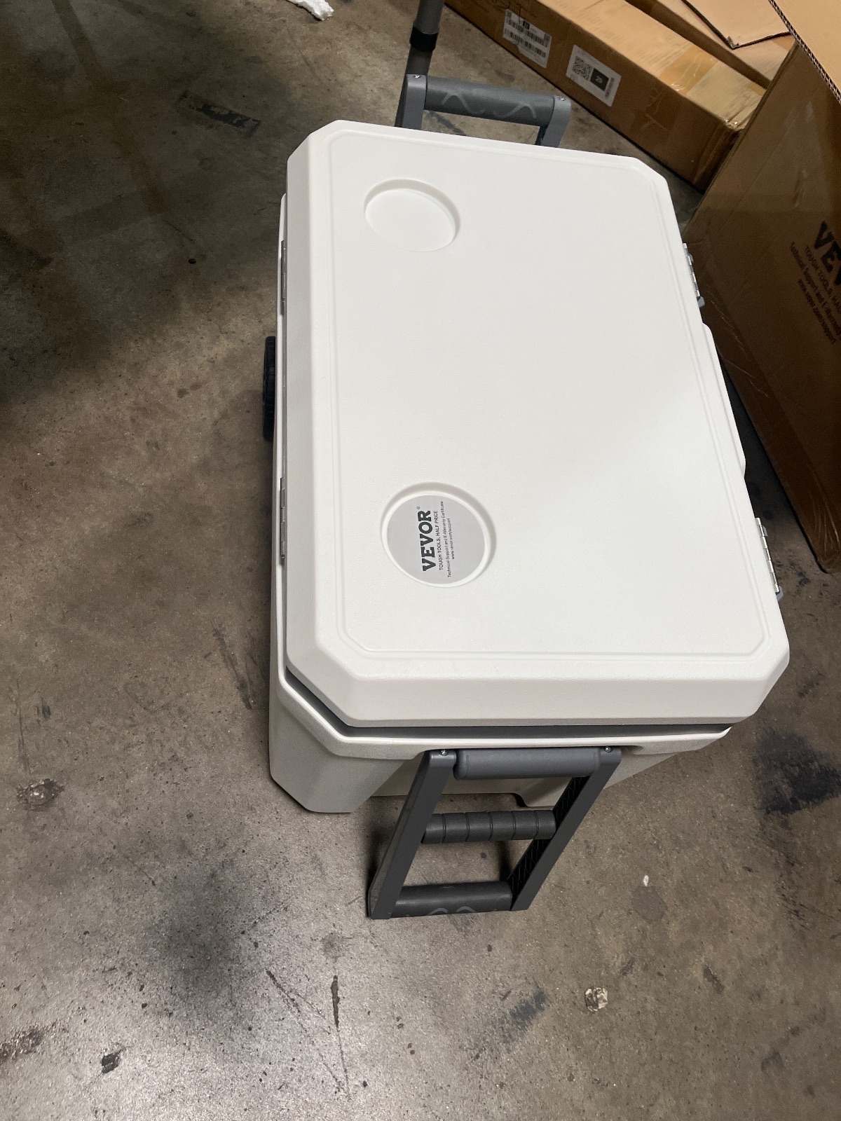 VEVOR 50 QT Wheeled Cooler Rotomolded Ice Chest with Pull Handle, Arlington TX liquidation listing — view 1