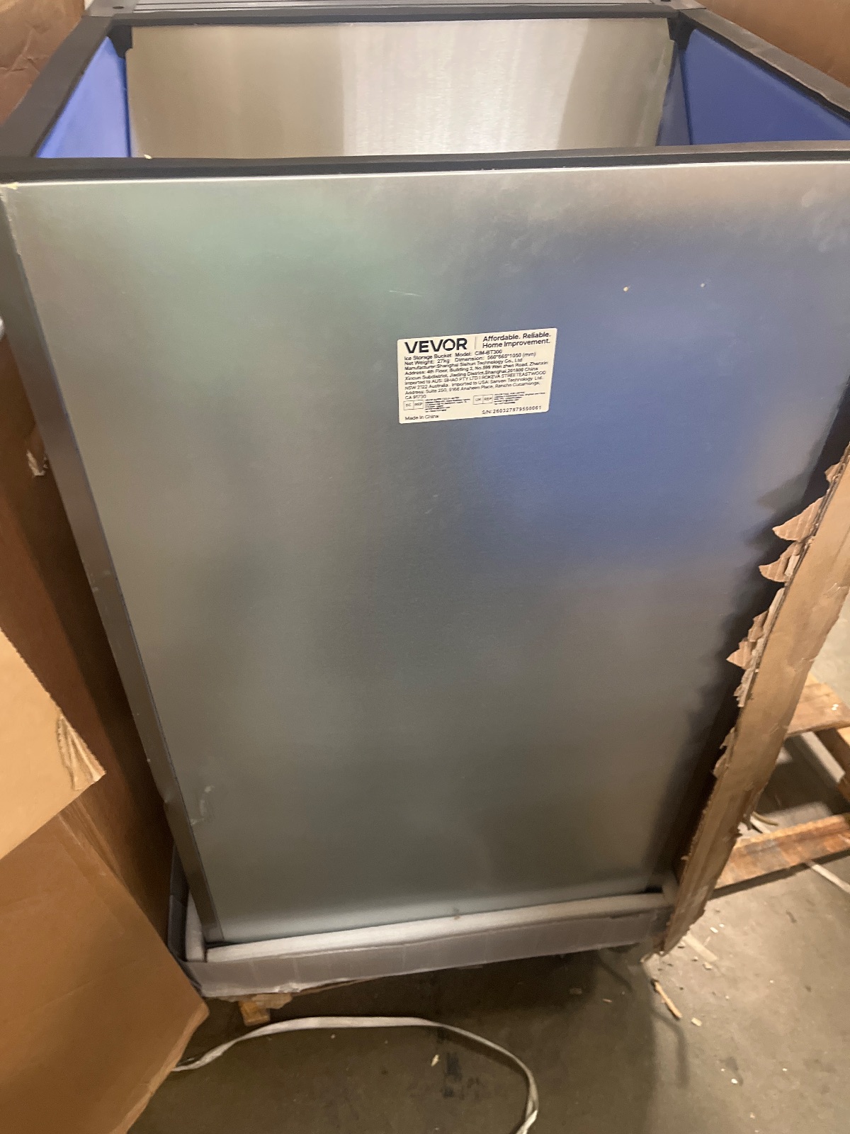 VEVOR Ice Storage Bin 300 lbs Capacity Commercial Ice Chest CIM-BT300 detail photo 2