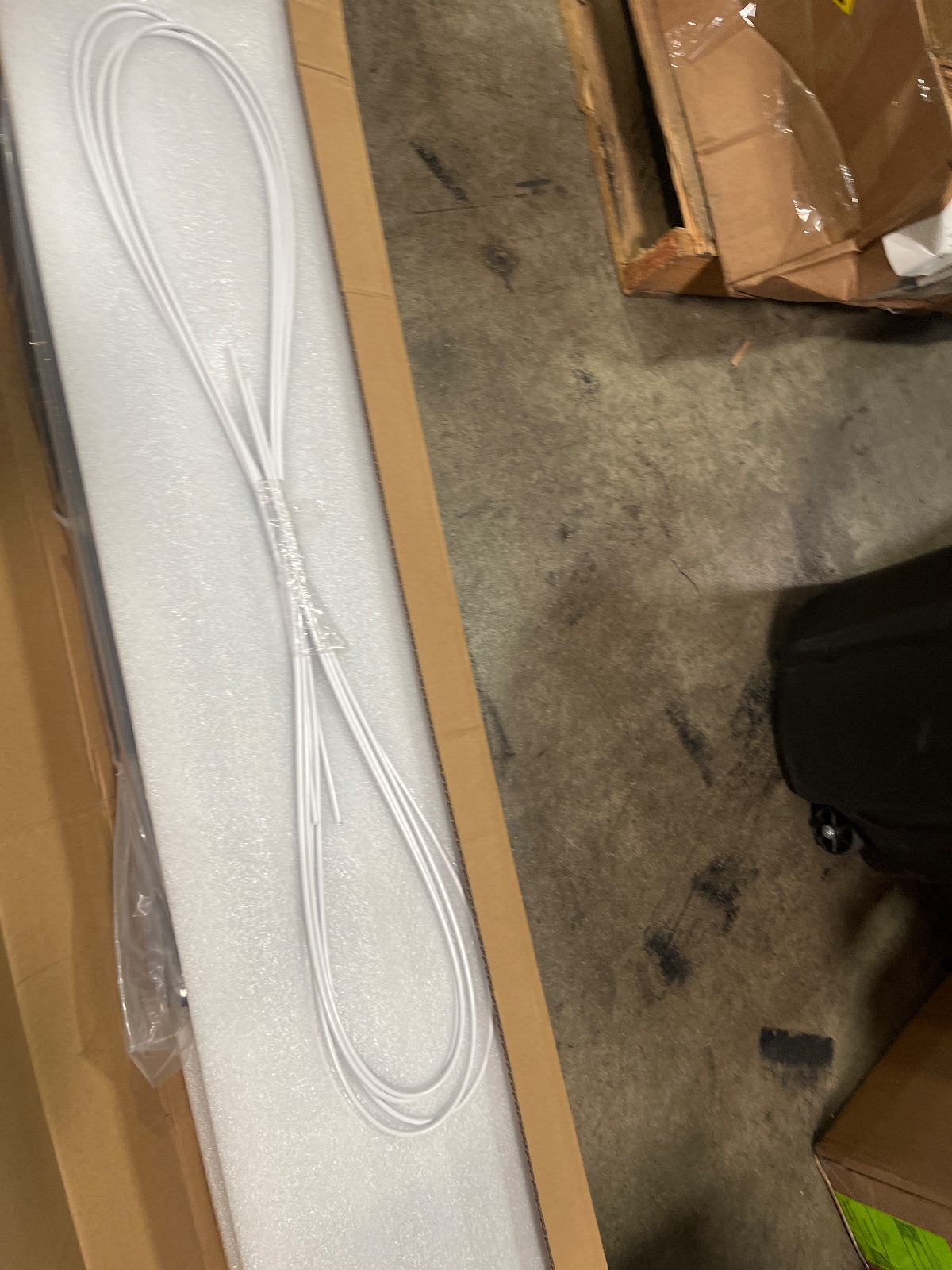 VEVOR Manual RV Awning Assembly 12 x 8 Feet with Black Vinyl Fabric, Arlington TX liquidation listing — view 1