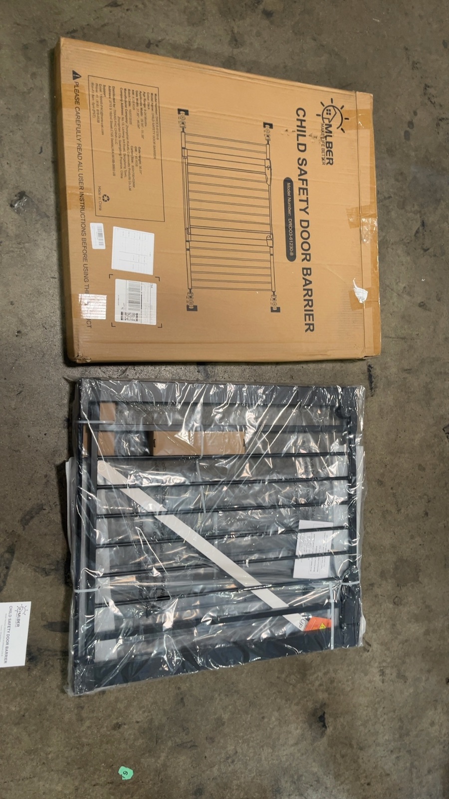 MLBER Child Safety Door Barrier Model DR003-61230-B Black Metal Gate detail photo 3