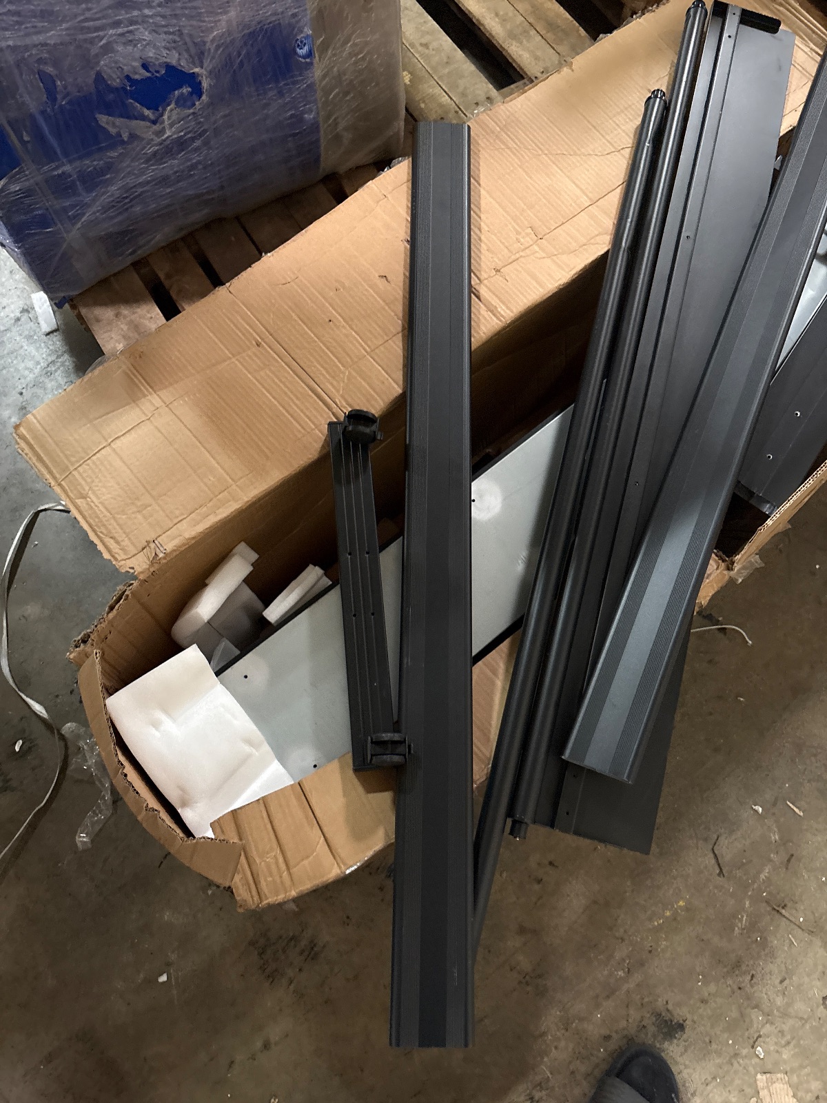 VEVOR 34 Inch Vinyl Cutter Machine with Floor Stand and Signmaster Software detail photo 3