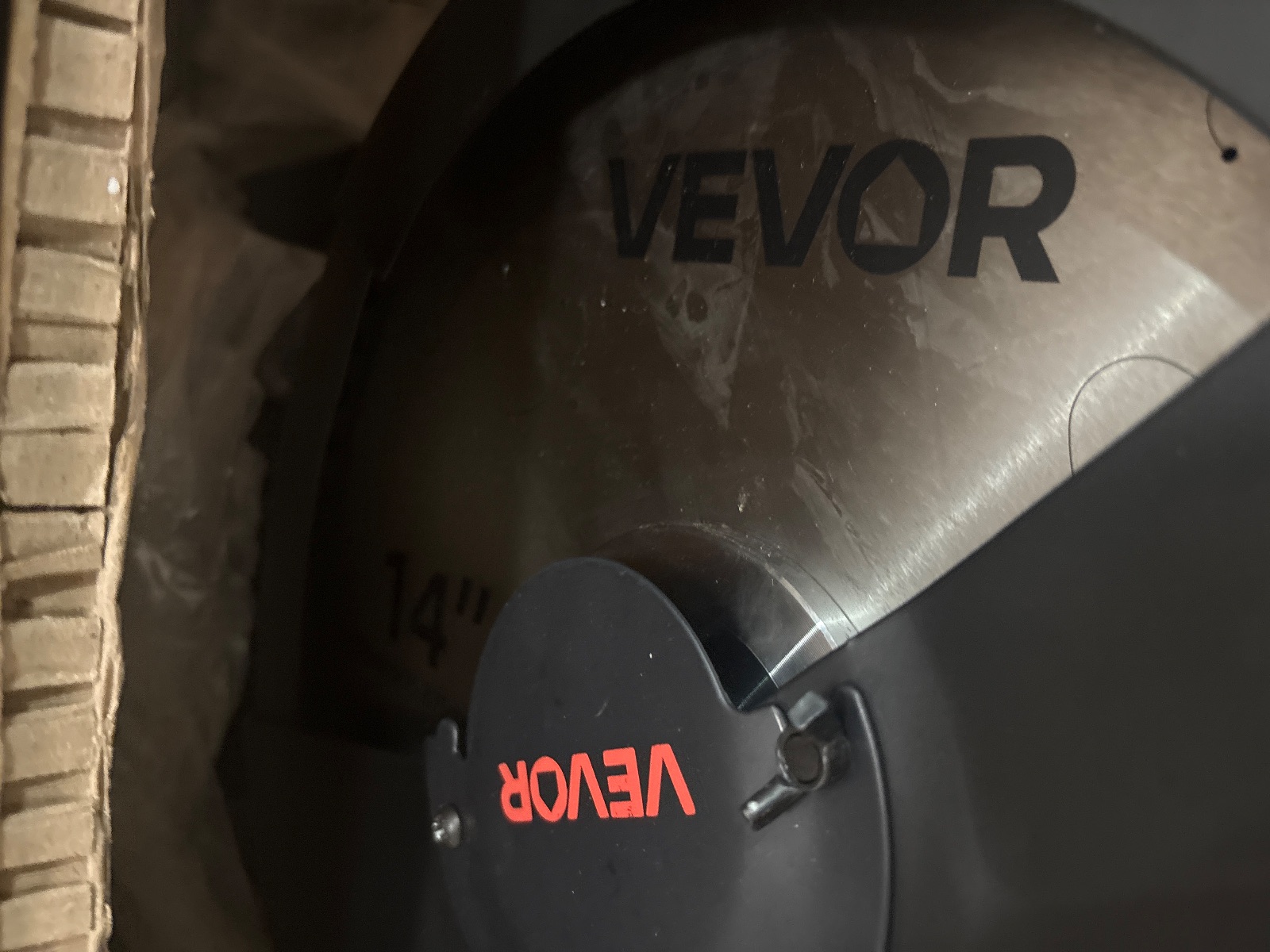 VEVOR 14-inch 15-Amp Metal Chop Saw with Carbide-Tipped Blade detail photo 5