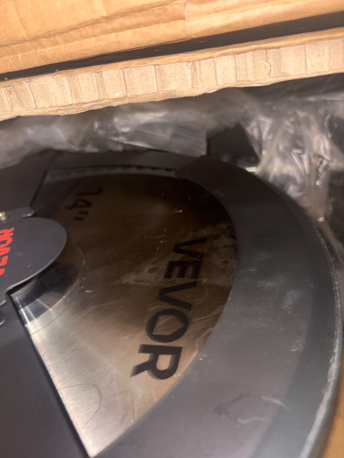VEVOR 14-inch 15-Amp Metal Chop Saw with Carbide-Tipped Blade detail photo 6