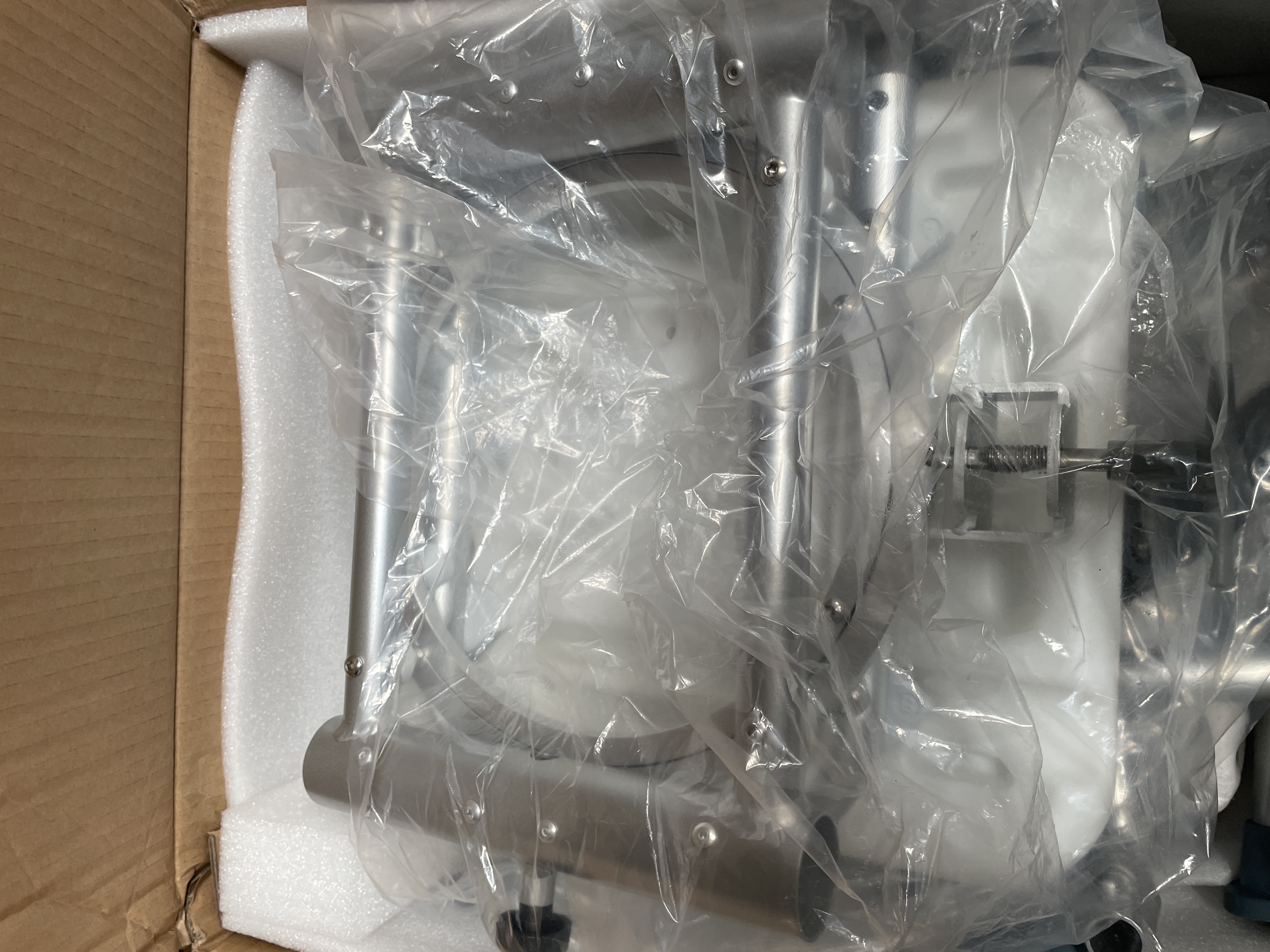 VEVOR Sliding Tub Transfer Bench with 360 Degree Swivel Seat detail photo 7