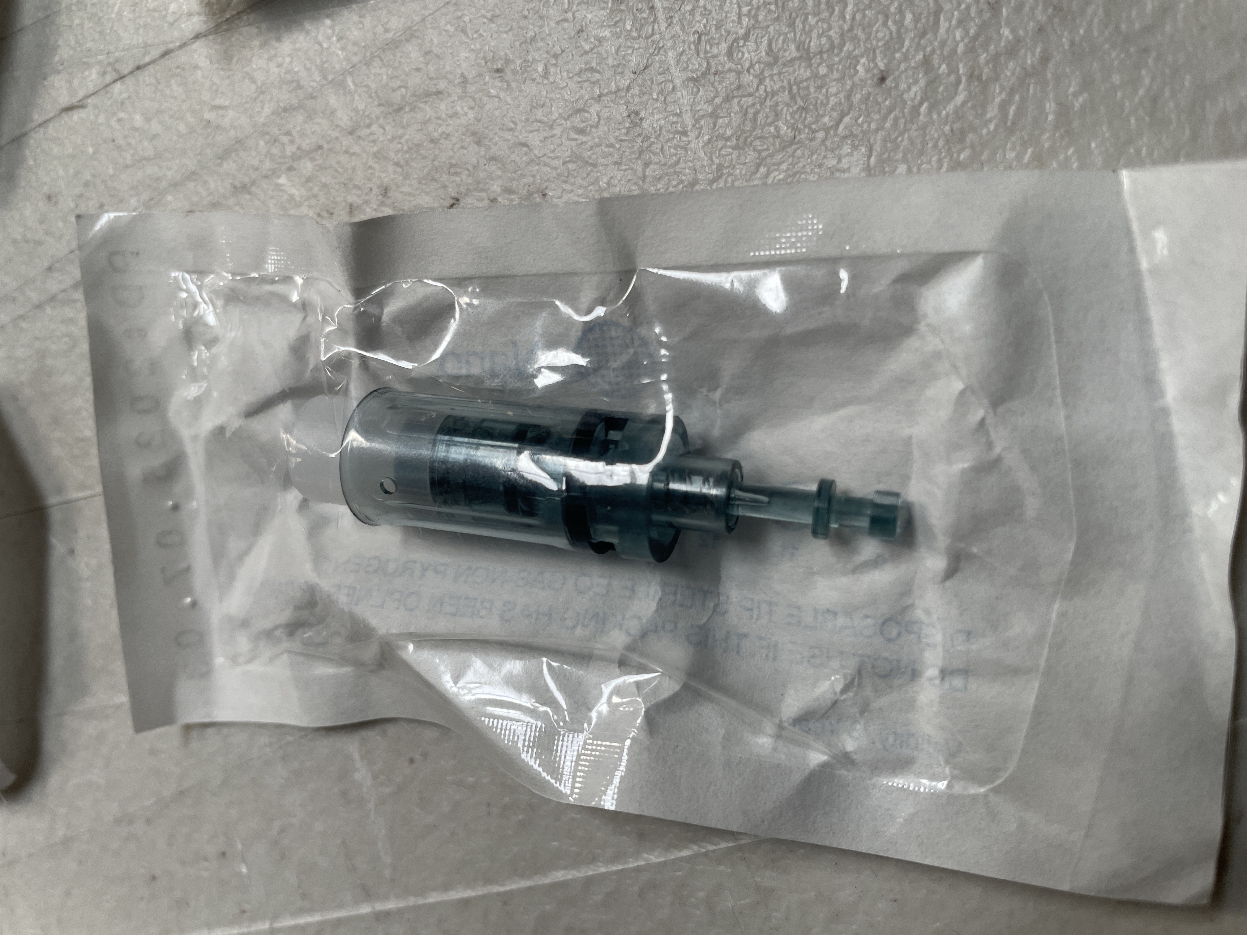 VEVOR Electric Microneedling Pen KEX-15e with 8 Sterile Nano Cartridges detail photo 4