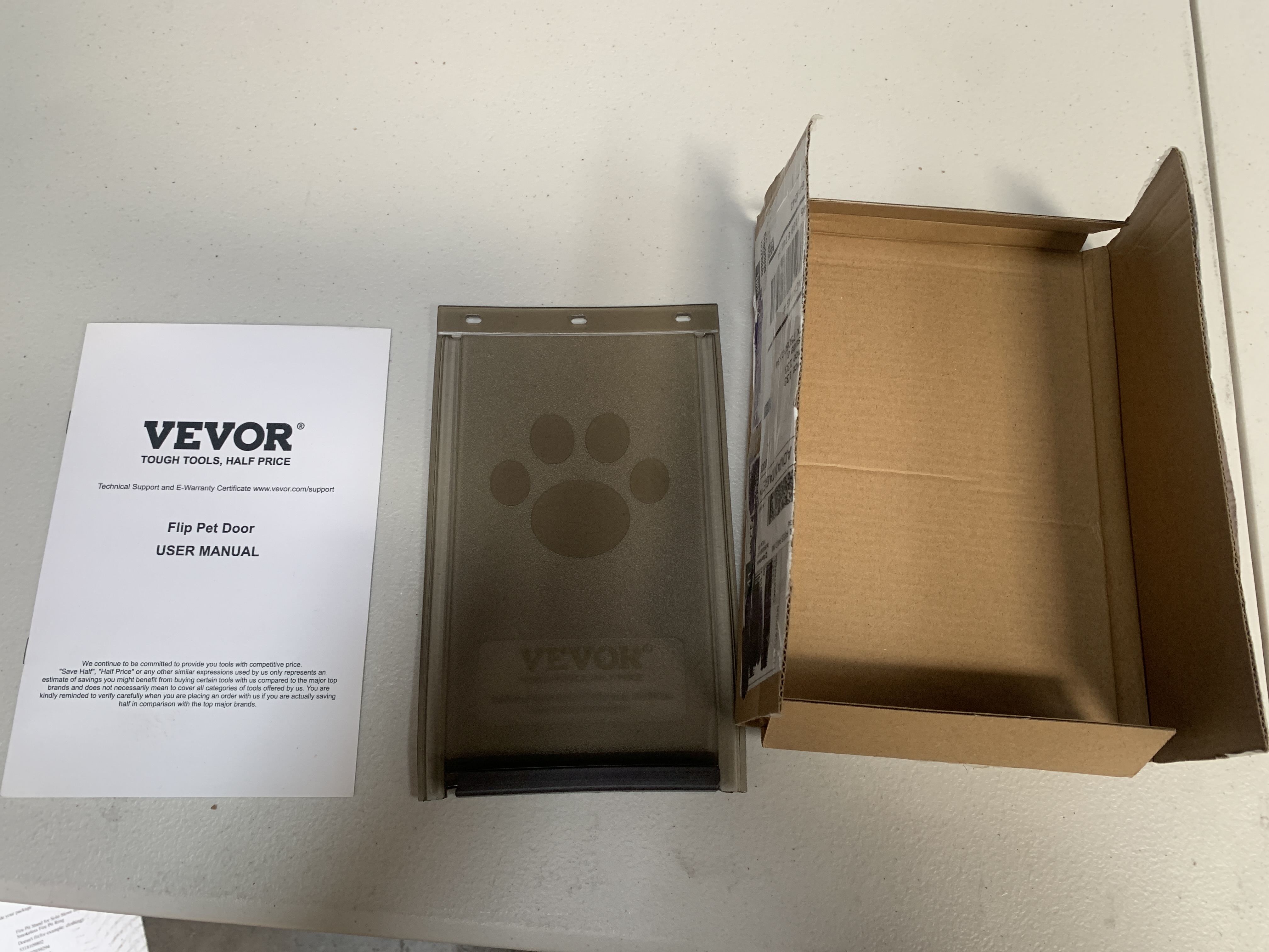 VEVOR Small Pet Door Replacement Flap 5.25" x 8.13" PVC Magnetic detail photo 4