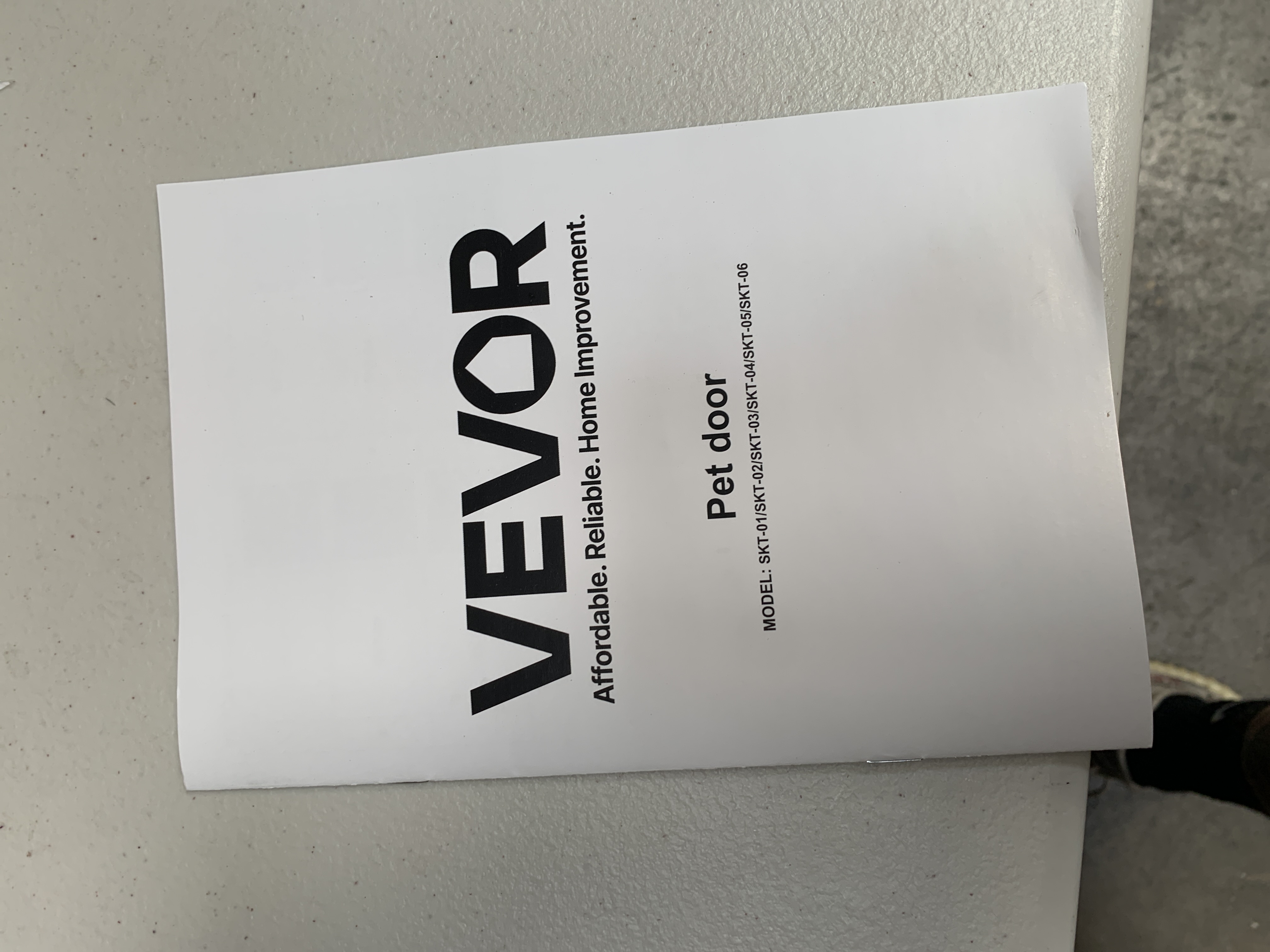 VEVOR 4-Way Locking Pet Door for Windows and Sliding Doors auction lot in Arlington TX
