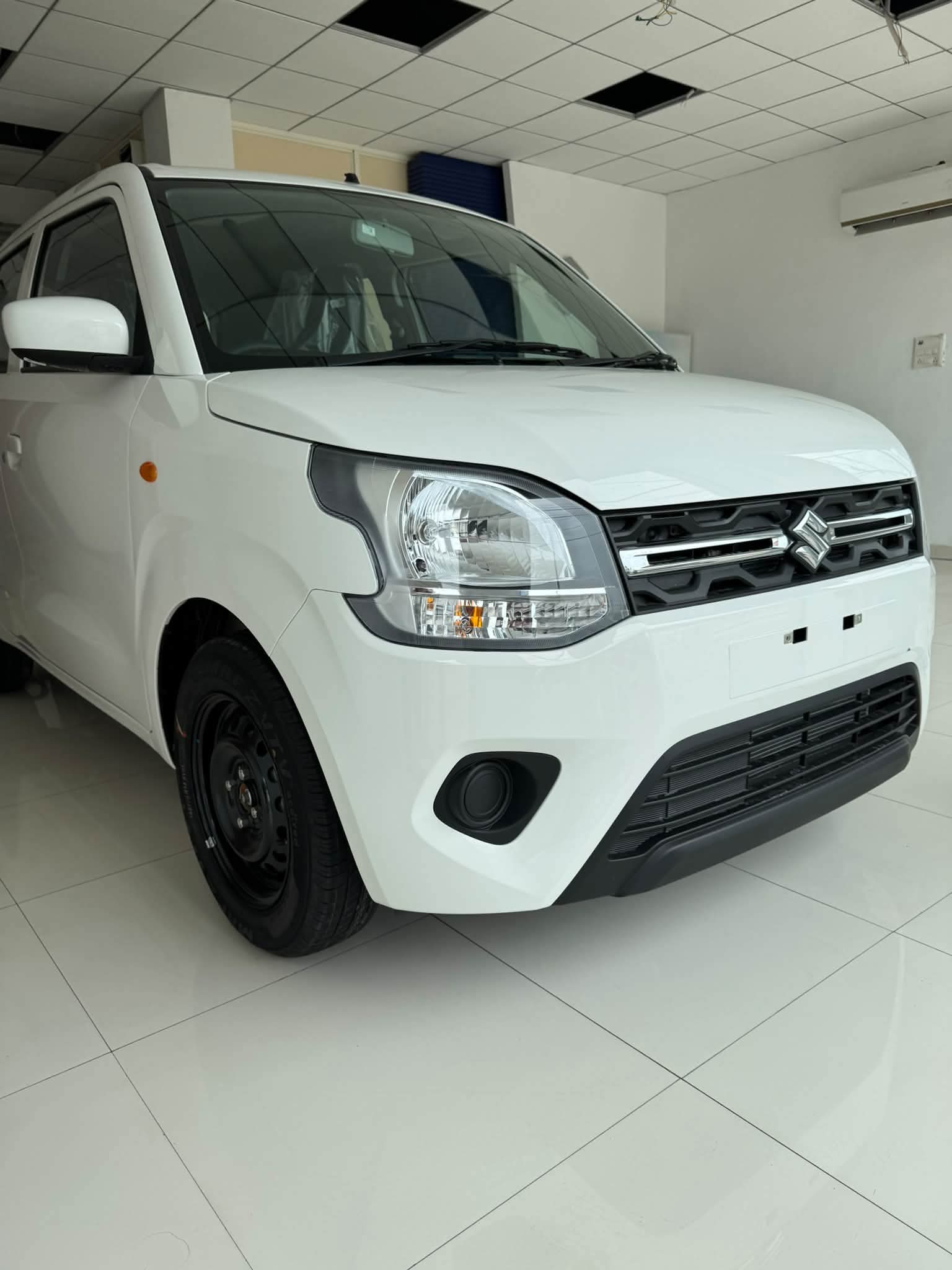 Maruti Suzuki  Maruti Suzuki WagonR LXI CNG 1.0L 2025 White | 6 Airbag | 34 KM/KG — photo 1