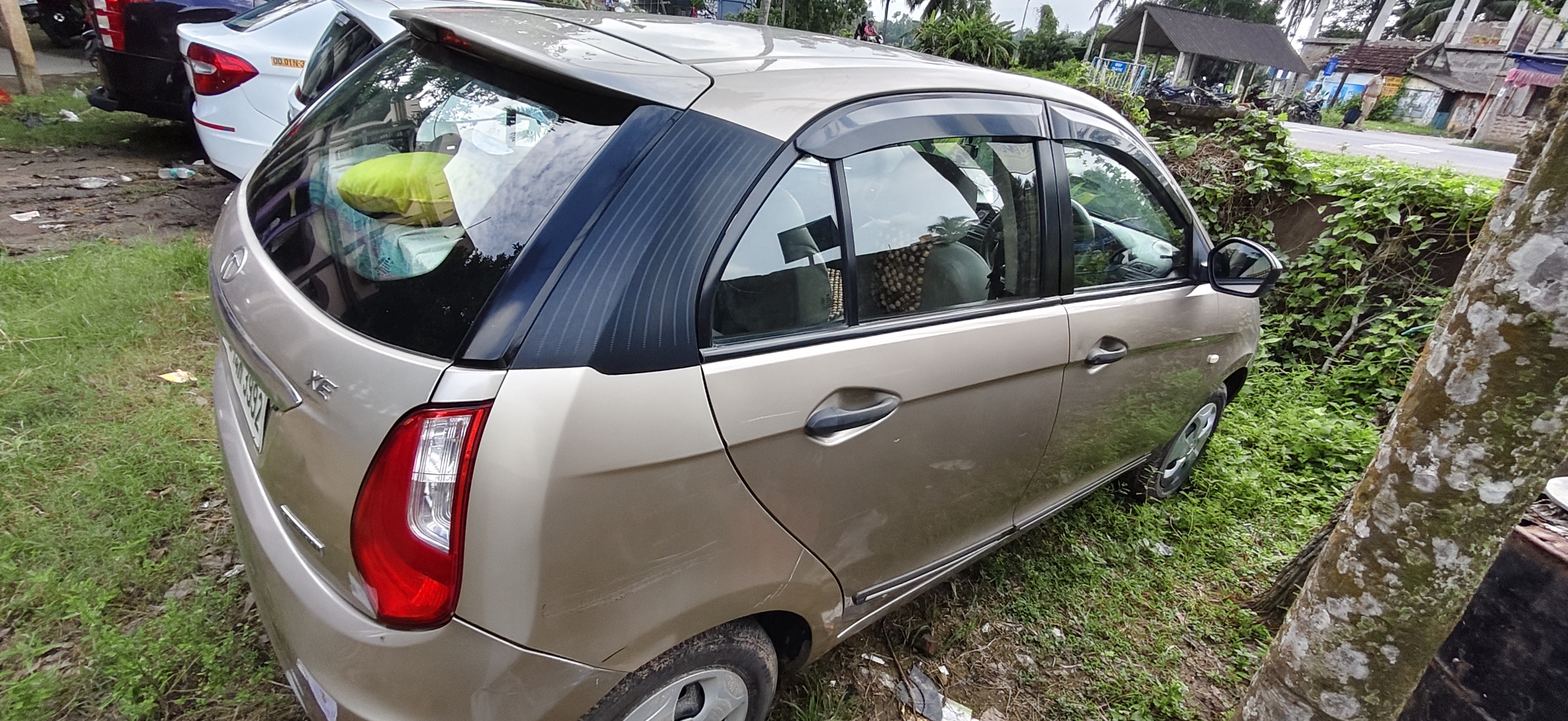 Tata  Bolt — photo 1