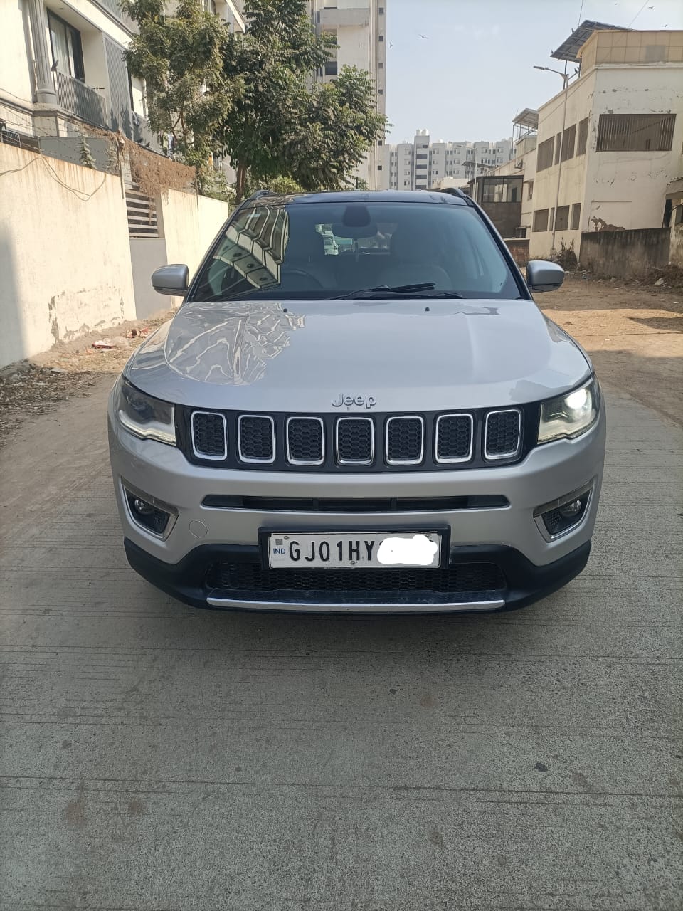 🚘Jeep compass 
🚗Model=2018
1️⃣First taller 
❌Insurance 
⛽Diesel 
✅AC chalu 
🏙️Power window chalu 
🎧Sound system chalu 
🗝️Chavi 1 🚘Jeep compass 
🚗Model=2018
1️⃣First taller 
❌Insurance 
⛽Diesel 
✅AC chalu 
🏙️Power window chalu 
🎧Sound system chalu 
🗝️Chavi 1 — photo 1