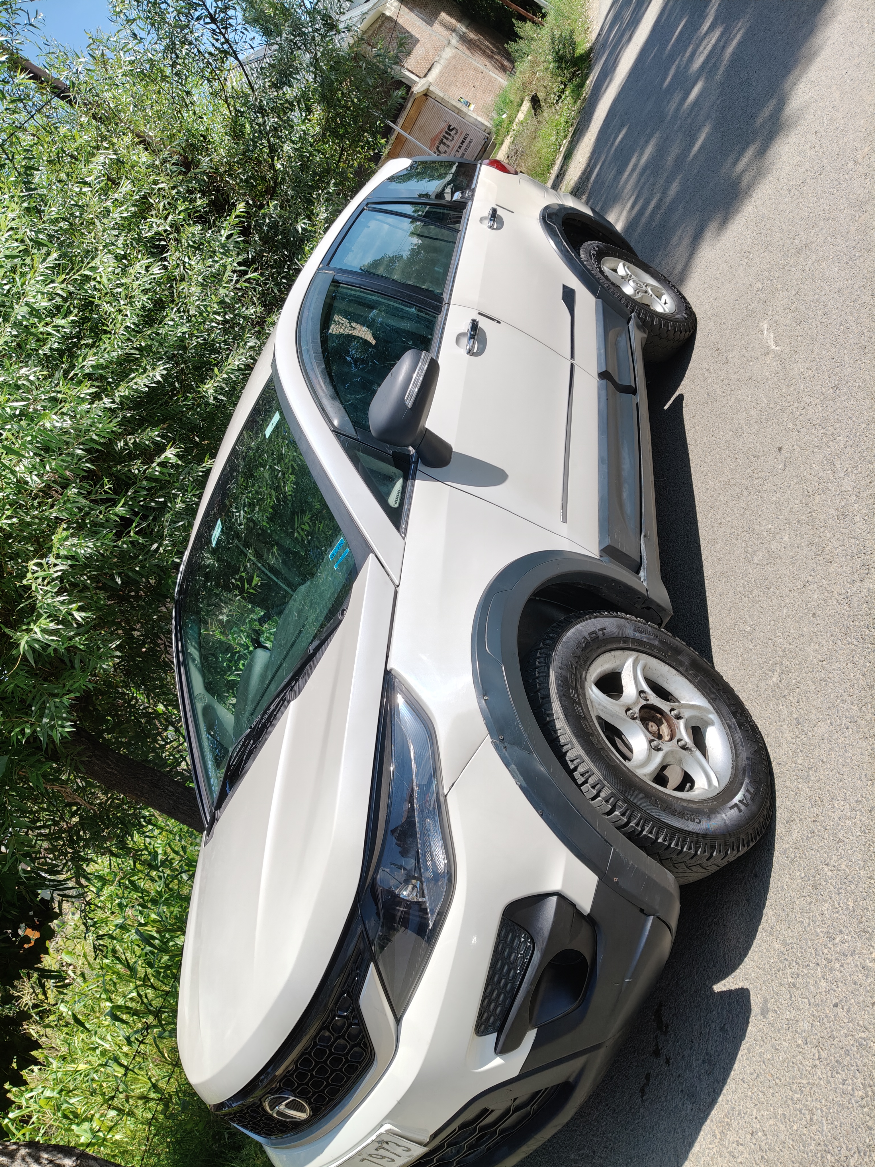 TATA  Hexa — photo 1