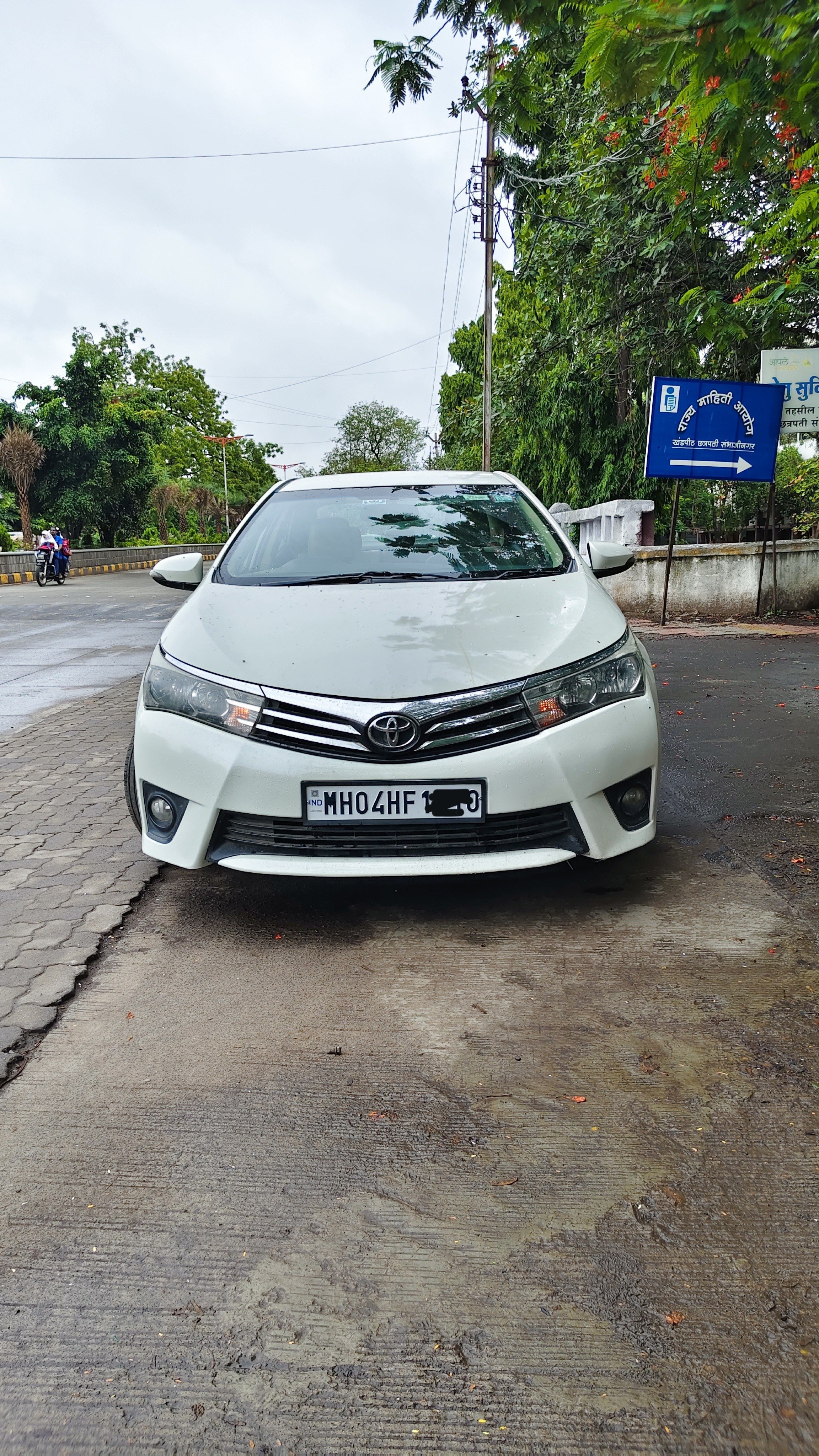 Corolla Altis — image 1