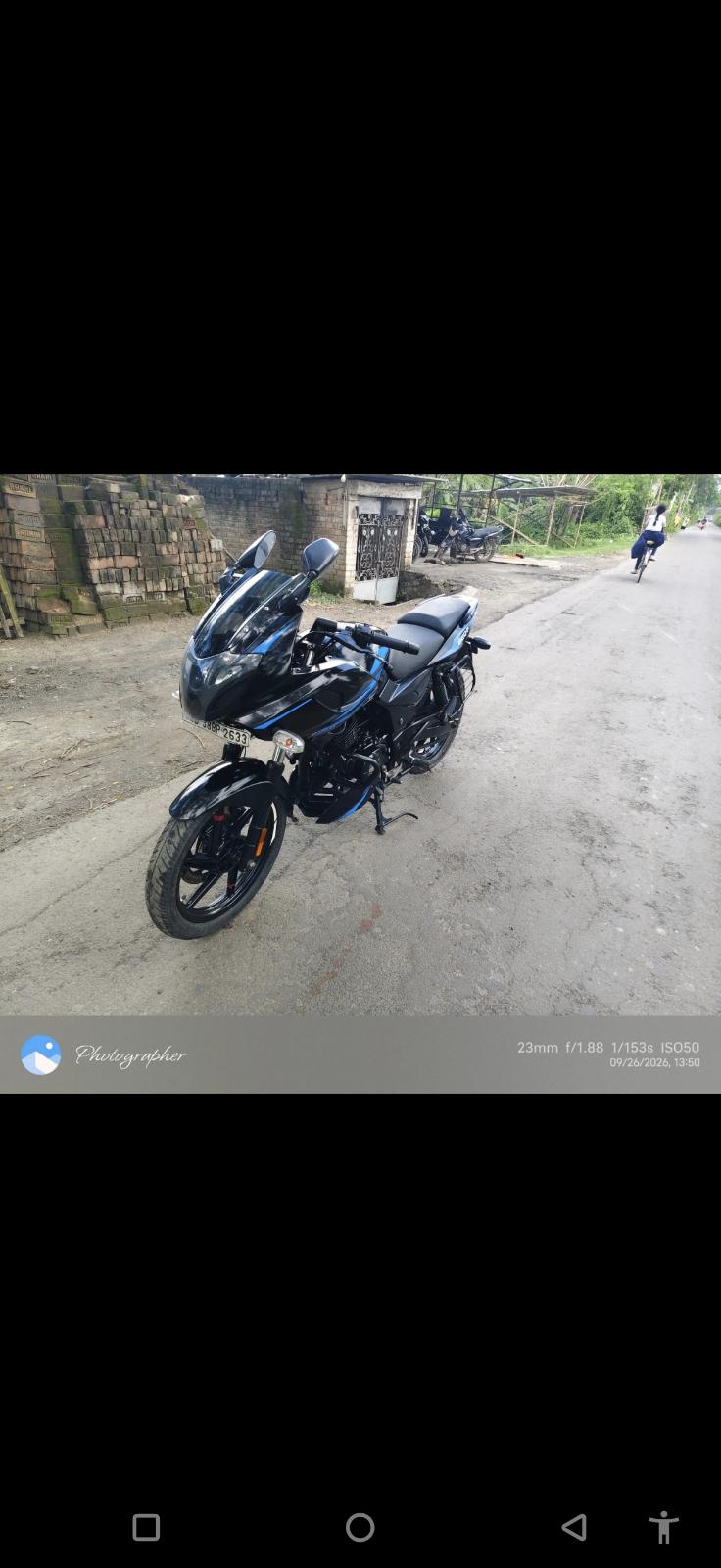 Pulsar 220F — image 1