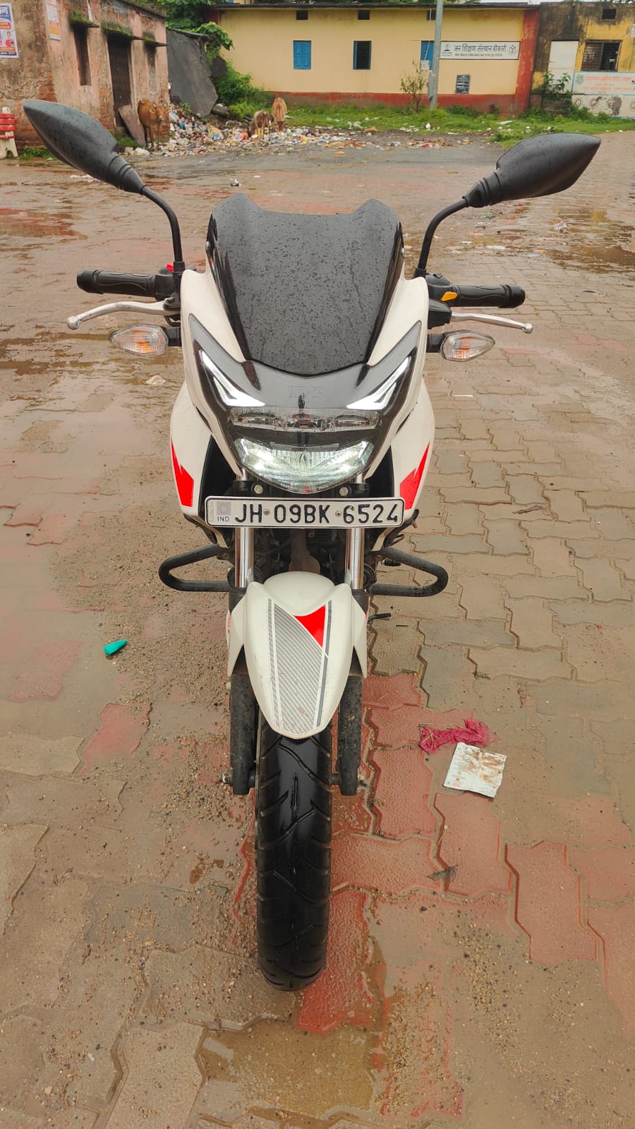 Apache RTR 160 — image 1