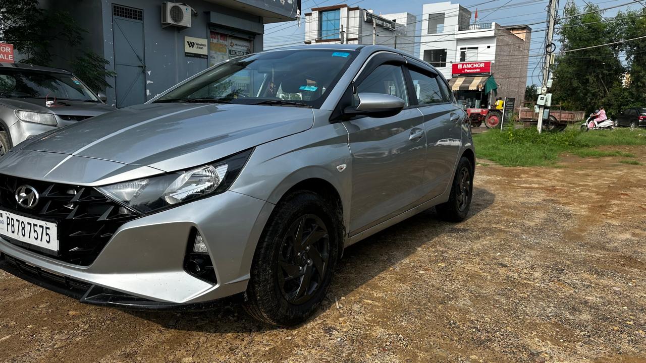 Hyundai I20 — photo 1