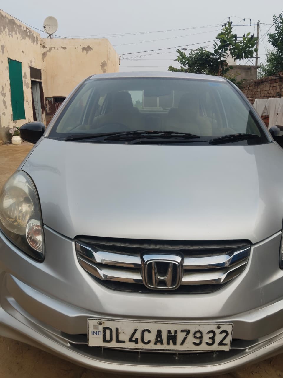 Honda  Honda Amaze  — photo 1