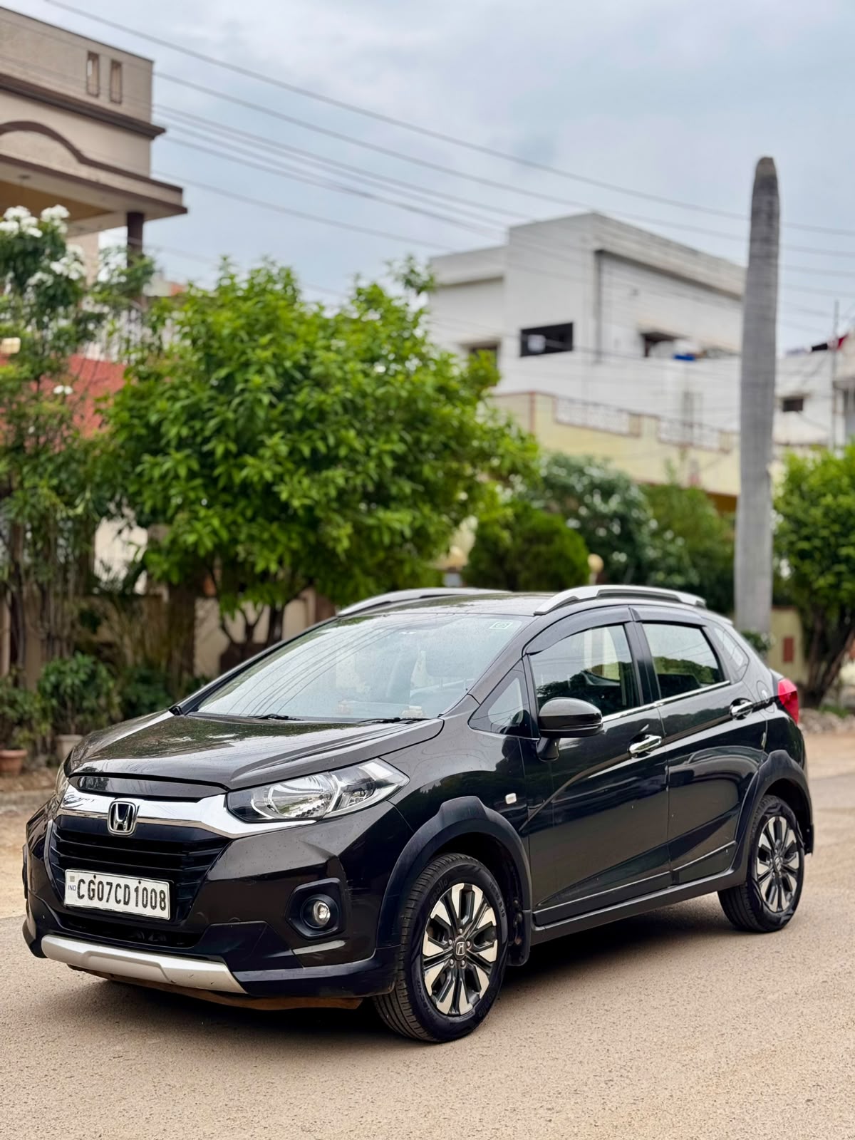 Honda WR-V — image 1