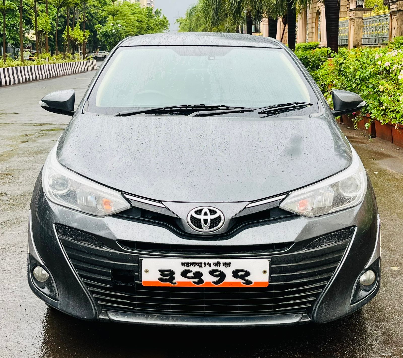 Yaris v — image 1