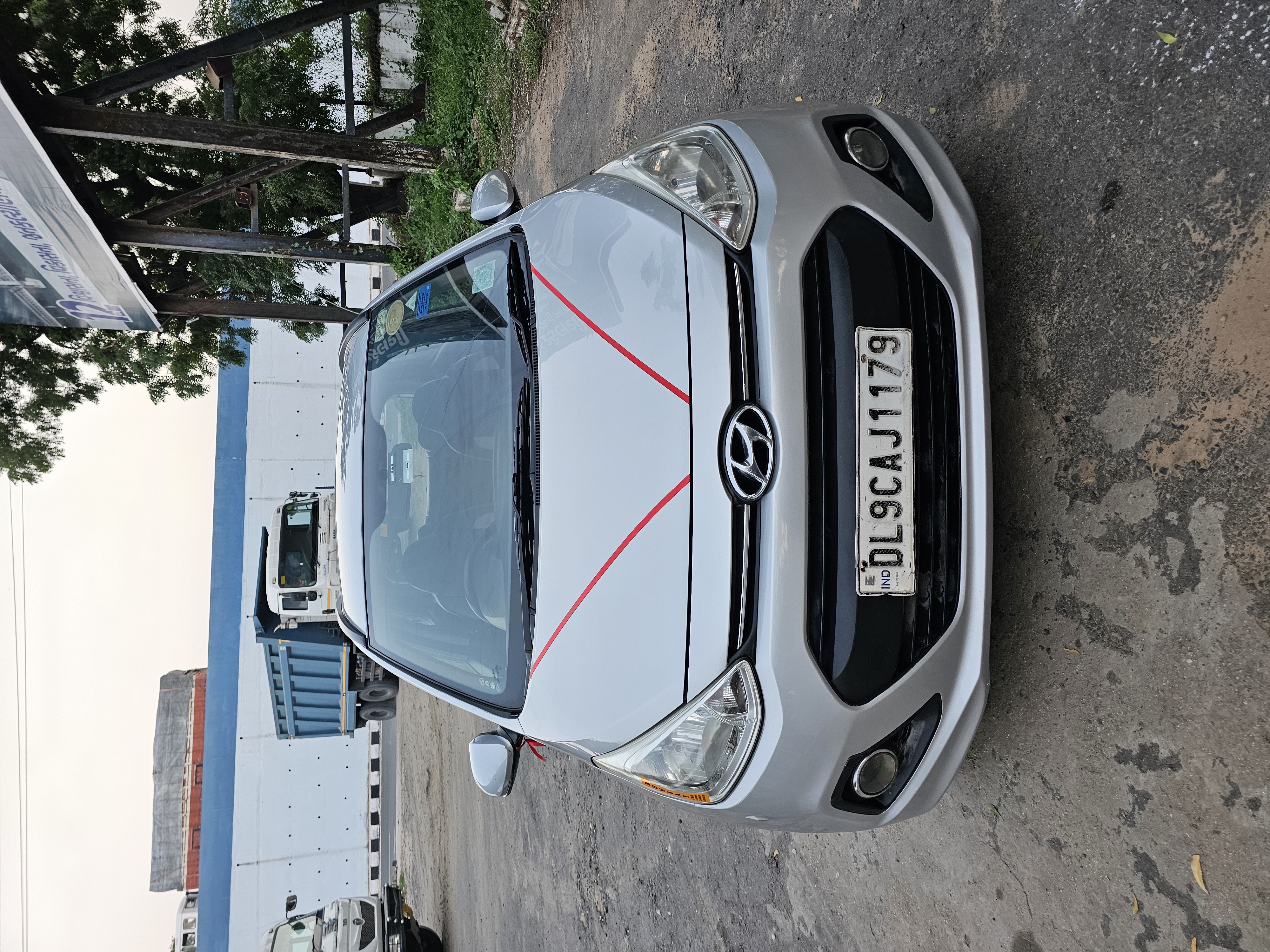 Hyundai Grand i10 — photo 1