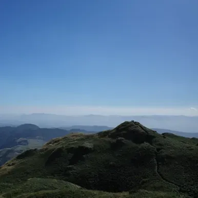 2023-11-08 - 那天上山看到一位山友，拿著垃圾袋沿途撿起山上垃圾；今天晨跑，也看到一位跑友隨地撿起公園裡的垃圾。謝謝這個世界，有這些默默付出的好人，真心覺得有你們的存在，真好。

#感恩日記
