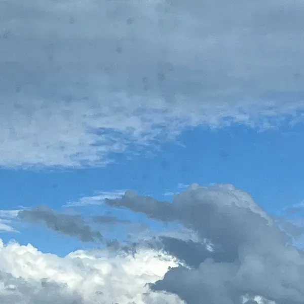 水心 - 或許是我的生命終結的那一刻。

無論結束的當下是意外、自然、病痛或是其他的原因，我想看看那時候的自己是否依然抱著遺憾、是否依然愛著自己，是不是覺得解脫了，或是還有很多的未完成呢？