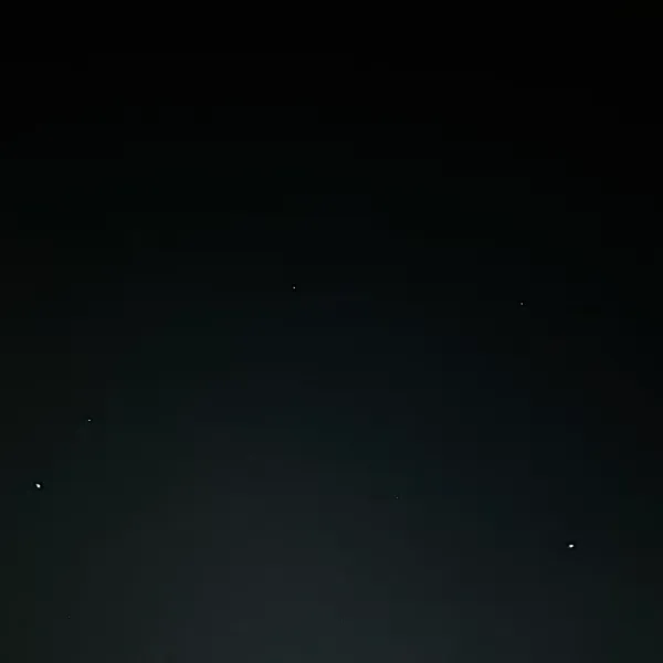 親愛的陌生人 - 外婆
今天是你走的第112天,看到我的生活一直原來過得一塌糊塗你是不是生氣了?記得你剛走的時候你好像旅行一樣一直來看望我邀請我去你的大房子玩耍,怎麼突然有一天你就不來了