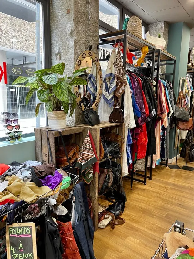 Kilo Shop — friperie vintage au kilo à Paris