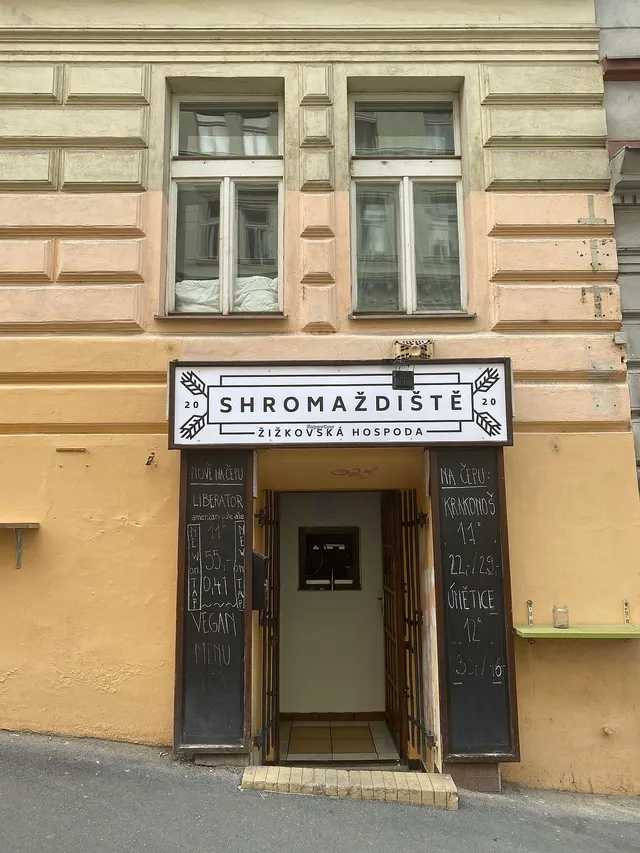 Shromaždiště — restaurant vegan à Prague