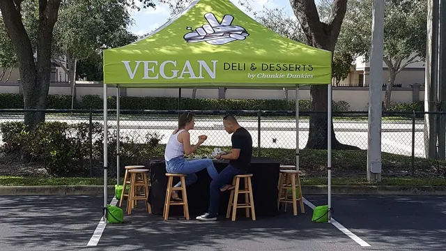 Dina's Vegan Deli & Desserts — restaurant vegan à West Palm Beach