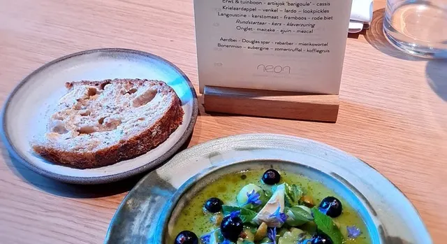 Neon — restaurant végétarien à Lier
