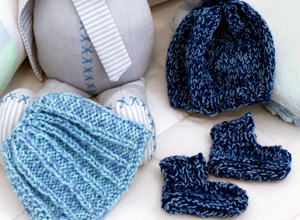 Sapatinho e gorros de tricô