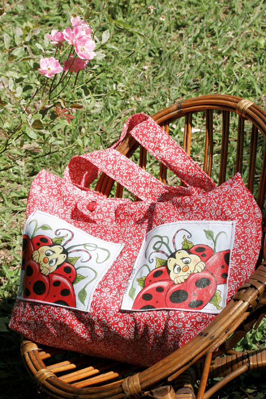 Bolsa de joaninha com découpage