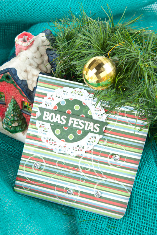 Cartão de boas festas feito de scrapbooking