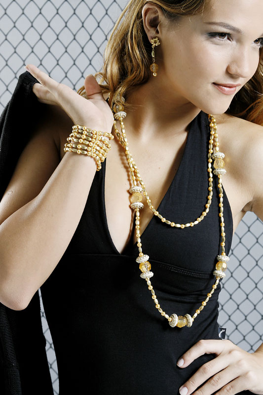 Conjunto de bijus com pérolas