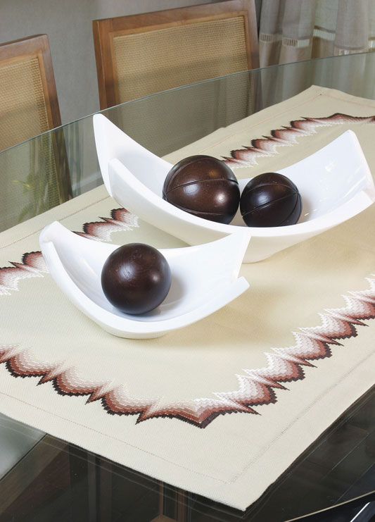 Trilho de mesa moderno com pontos chama e ajour