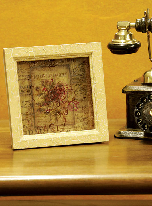 Découpage e craquelê dão um efeito clássico