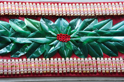 24 mil frascos de Yakult compõem decoração natalina na Av. Paulista (SP)