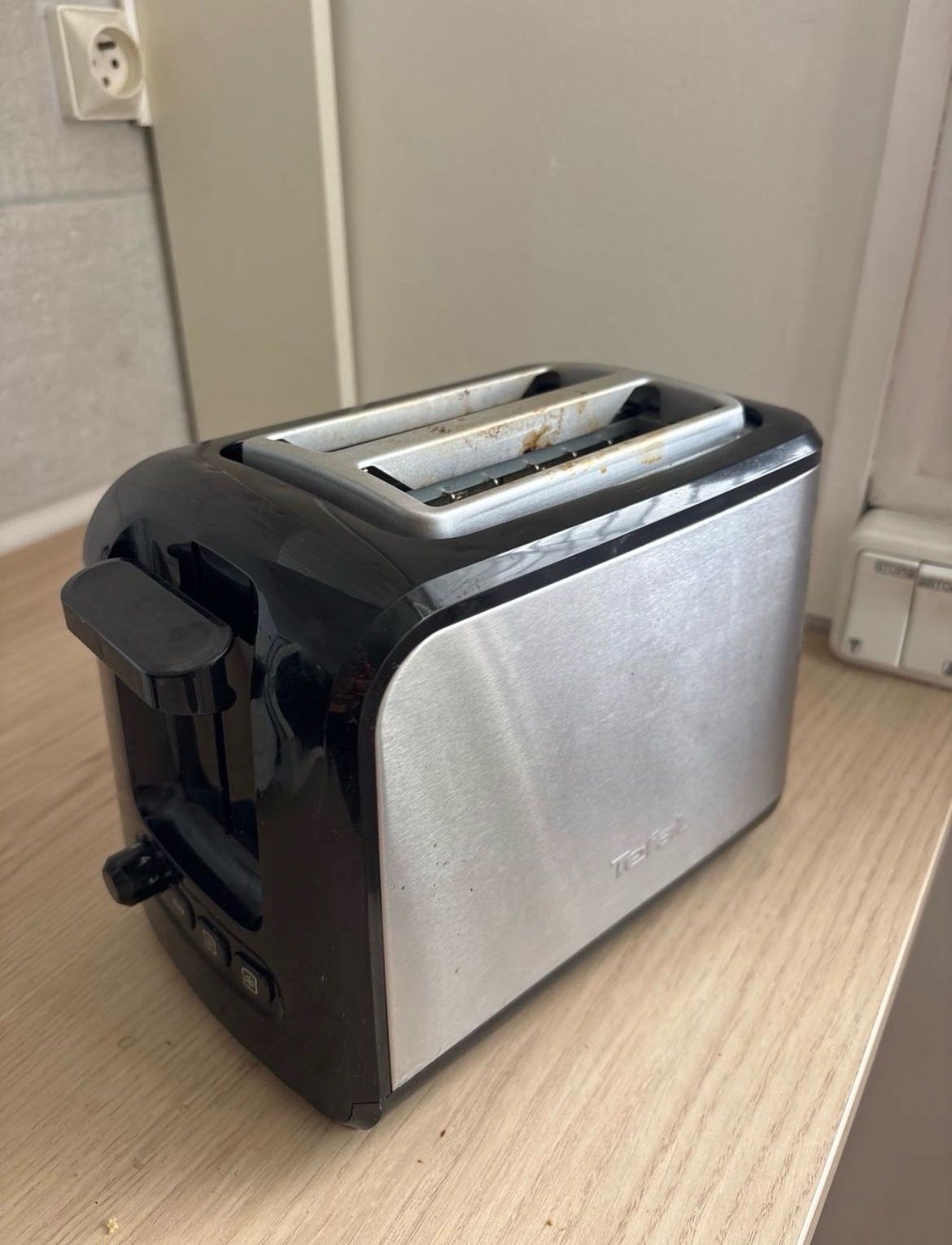 Brödrost Tefal – bortskänkes nära Sverige