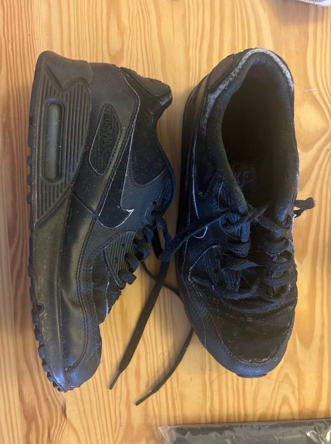 Nike Air Max 90 stl 38,5 – bortskänkes nära Sverige