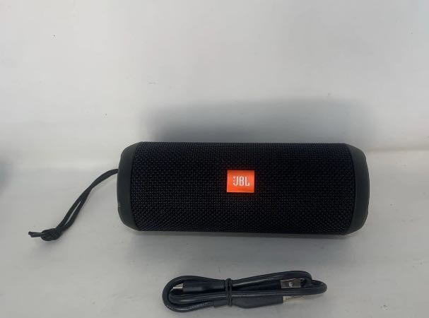 JBL högtalare – komplett – bortskänkes nära Sverige