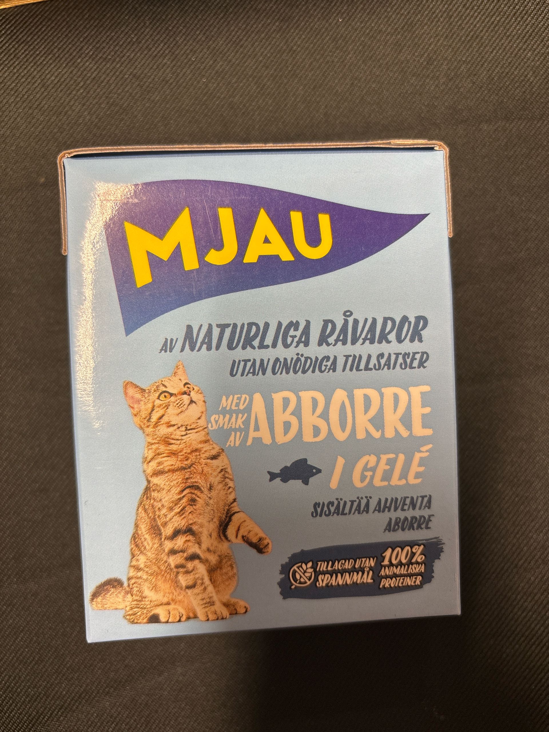 Kattmat  – bortskänkes nära Göteborg