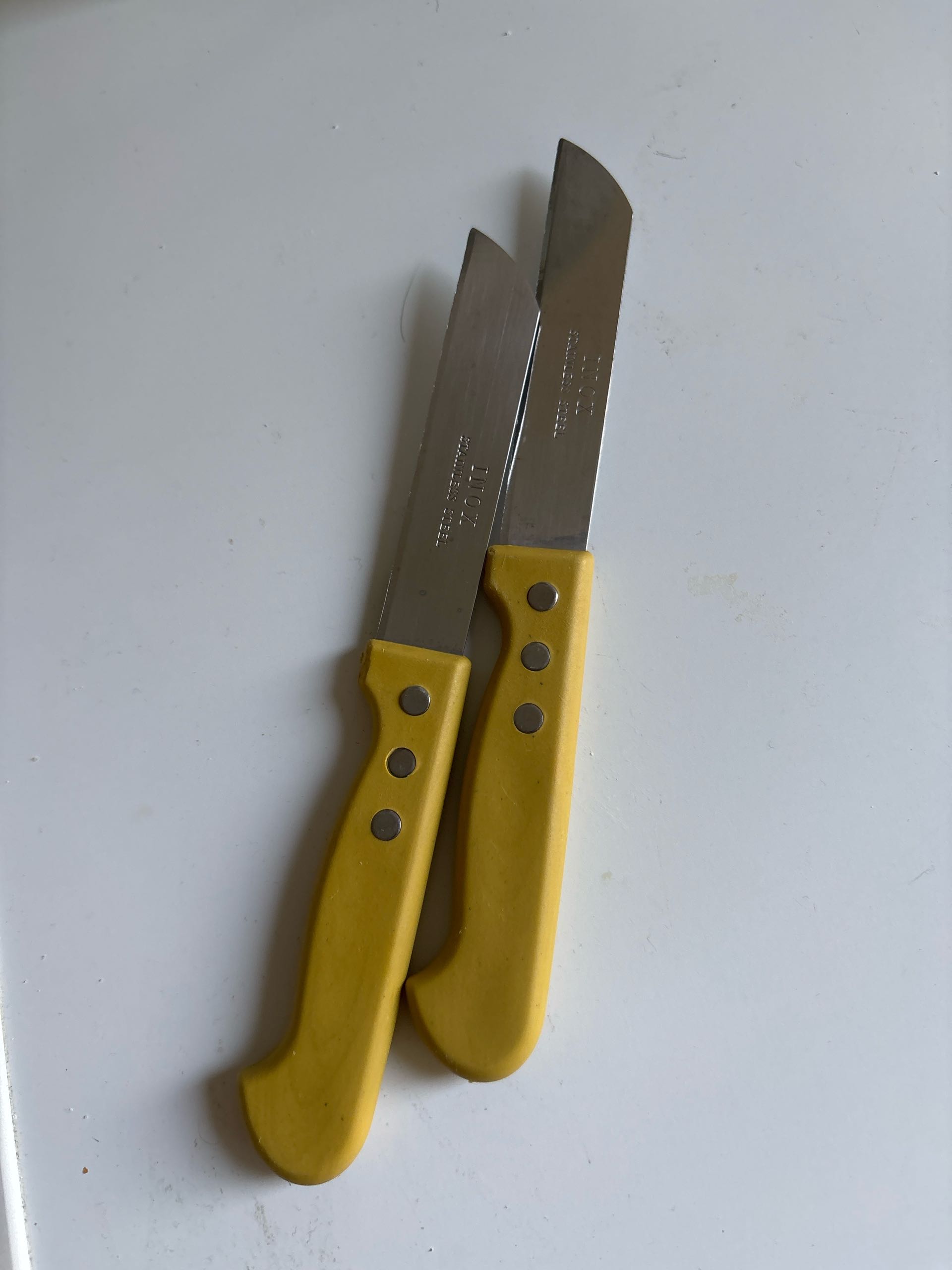 Kniv – bortskänkes nära Göteborg