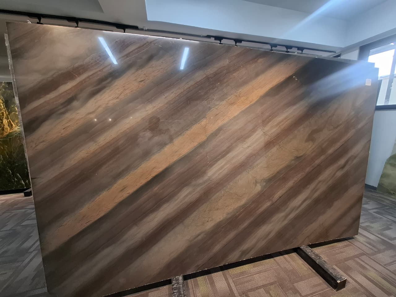 ELEGANT BROWN